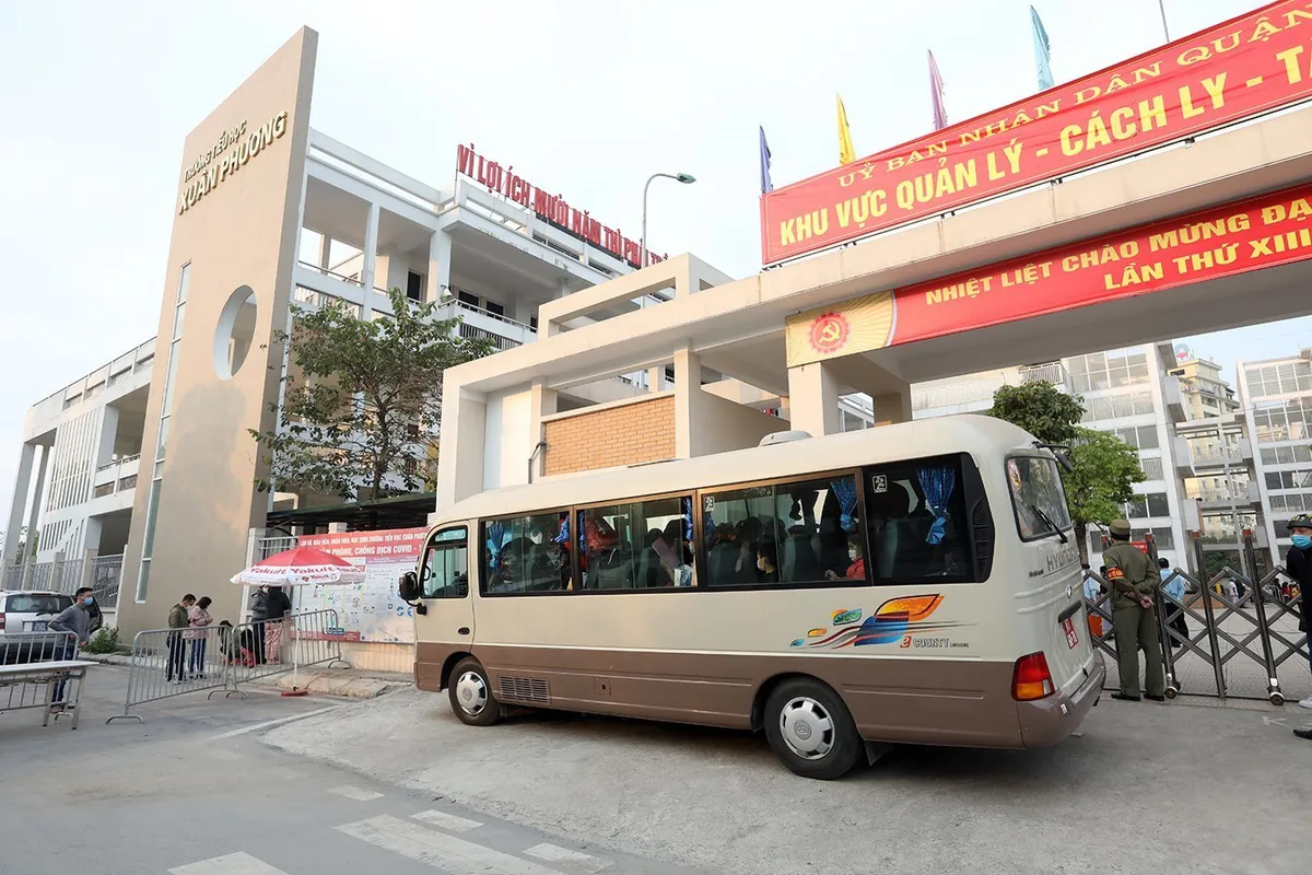 Sáng mùng 3 Tết: Thầy trò Trường Tiểu học Xuân Phương được về nhà đón Tết - Ảnh 7.