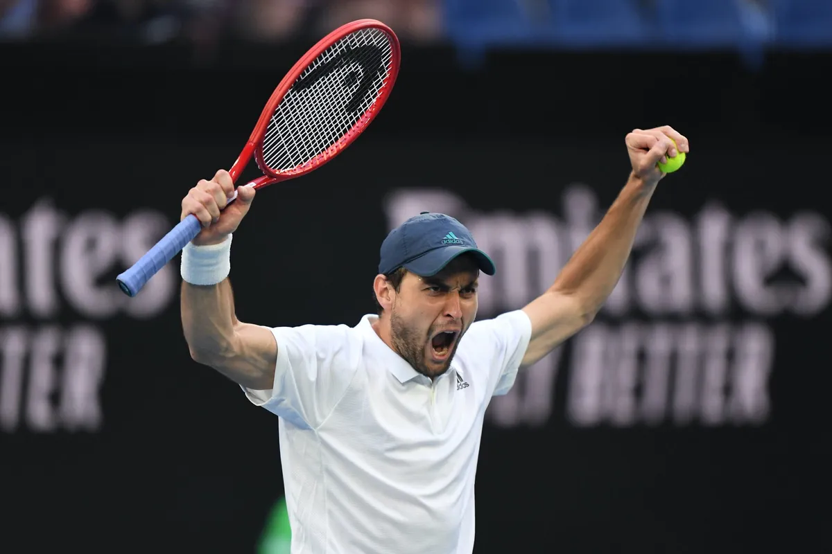 Hạ Dimitrov, Karatsev tạo nên kỳ tích tại Australia mở rộng - Ảnh 2. Hạ Dimitrov, Karatsev tạo nên kỳ tích tại Australia mở rộng - Ảnh 2.