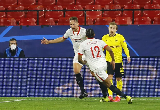 Sevilla 2-3 Dortmund: Haaland lập cú đúp, Dortmund ngược dòng ngoạn mục - Ảnh 4. Sevilla 2-3 Dortmund: Haaland lập cú đúp, Dortmund ngược dòng ngoạn mục - Ảnh 4.
