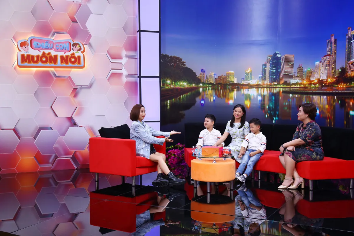 Ốc Thanh Vân “tá hỏa” trước suy nghĩ của bé trai 5 tuổi, khẳng định “đang cố gắng kiểm soát bản thân” - Ảnh 1.