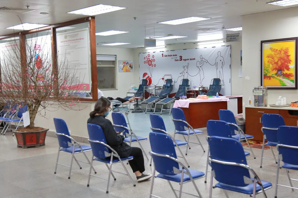 Cần thêm 20.000 đơn vị máu cho điều trị - Ảnh 1.
