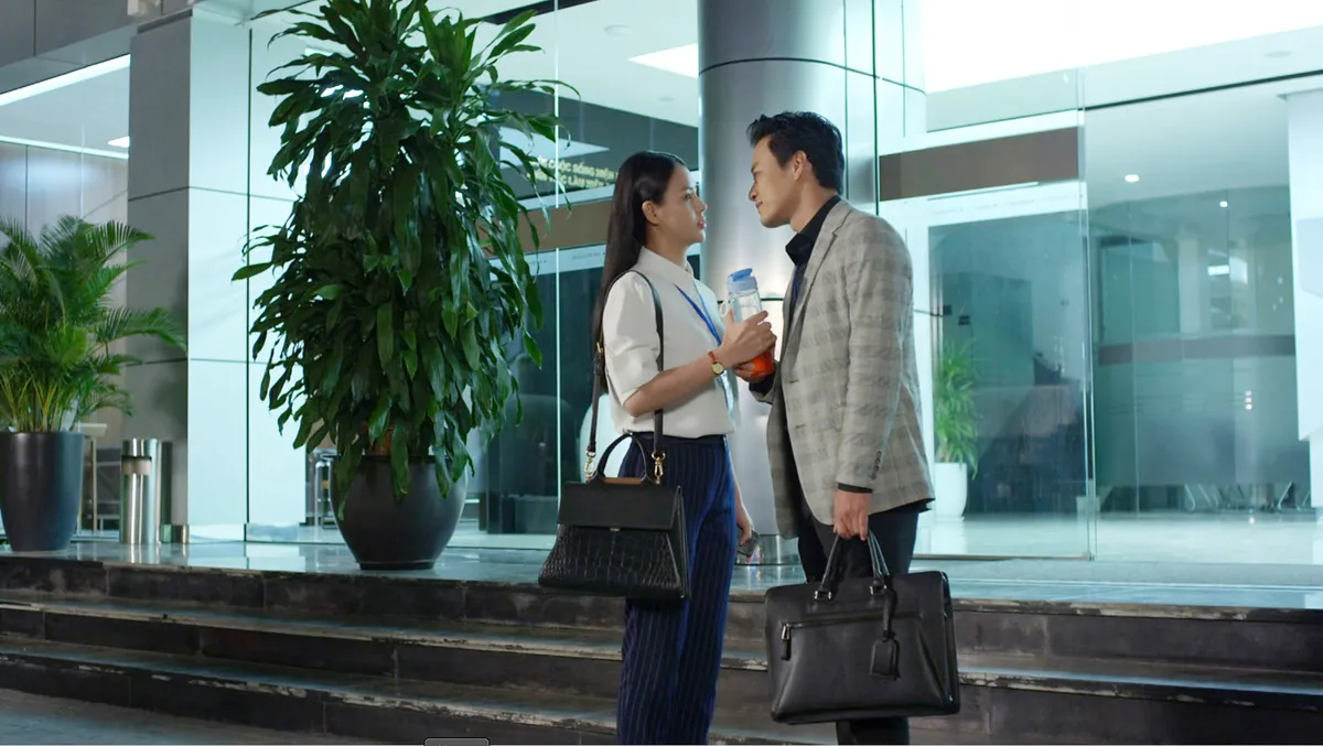 Hướng dương ngược nắng - Tập 23: Kiên đang tà lưa Minh thì Hoàng phá đám - Ảnh 1.