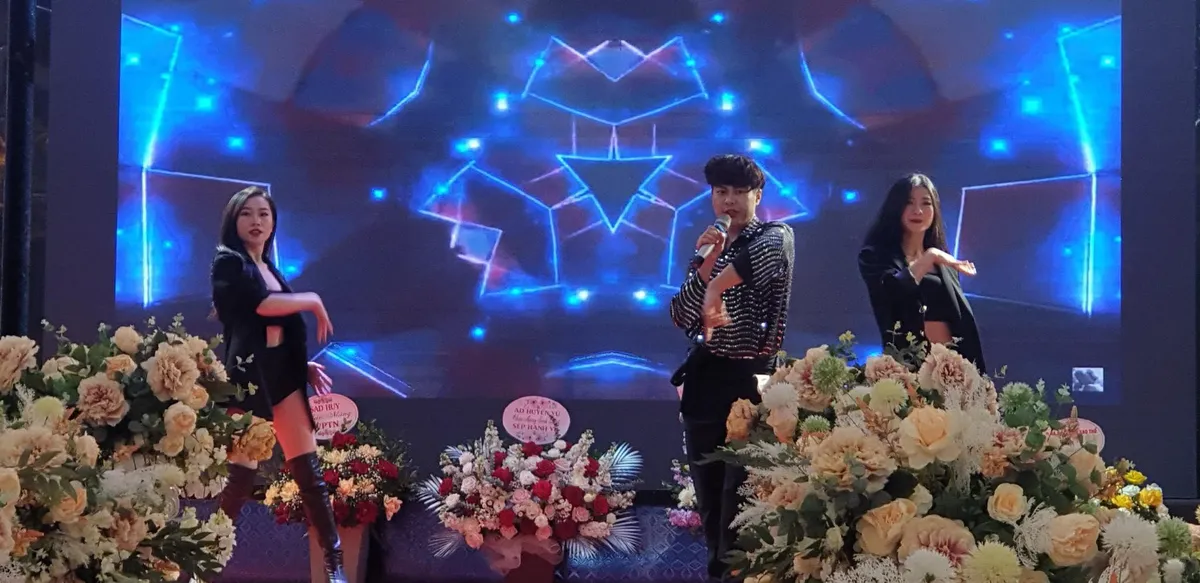 Ca sĩ Ho&agrave;ng Linh Anh: T&ocirc;i kh&ocirc;ng t&aacute;n đồng quan điểm về người kh&aacute;c x&acirc;m phạm đời tư của t&ocirc;i - Ảnh 2.