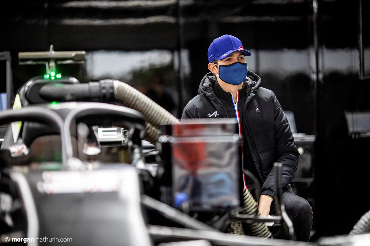 F1: Alfa Romeo ra mắt mẫu xe mới, Esteban Ocon hoàn tất thử xe cho Alpine - Ảnh 2. F1: Alfa Romeo ra mắt mẫu xe mới, Esteban Ocon hoàn tất thử xe cho Alpine - Ảnh 2.