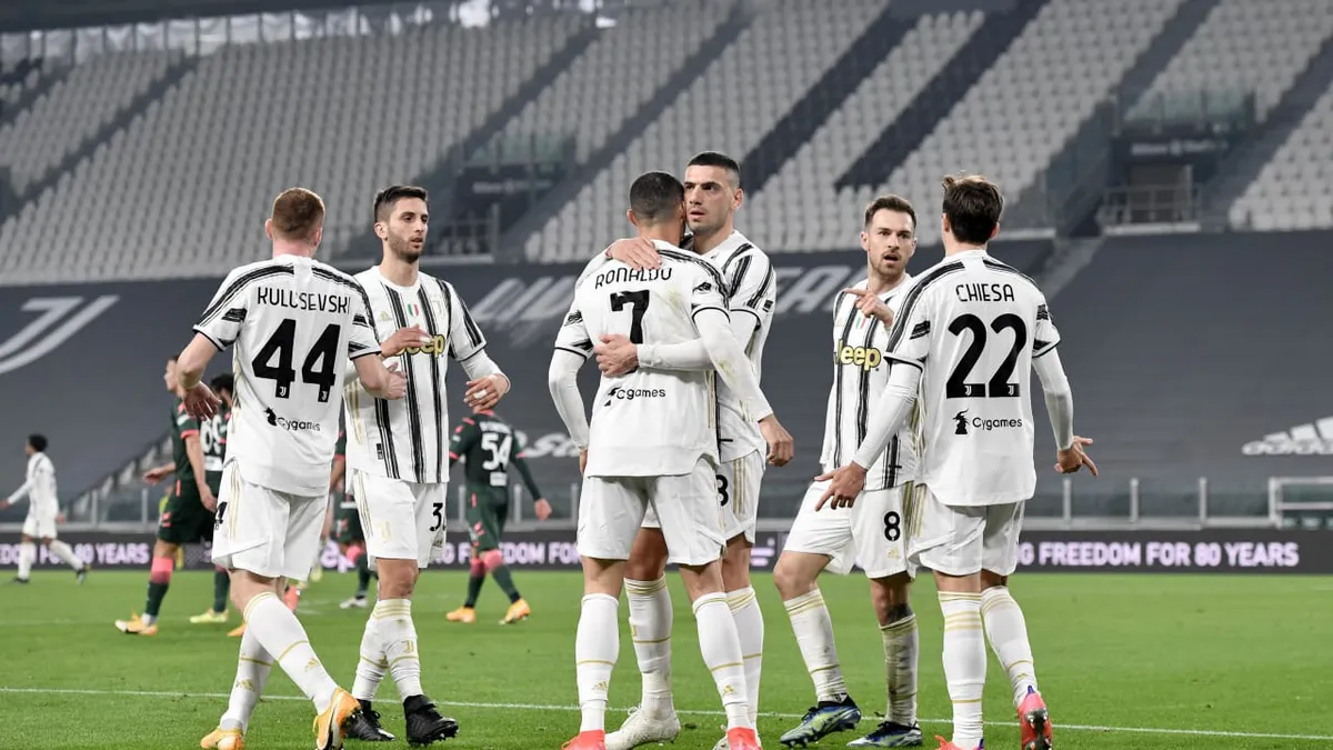 Ronaldo toả s&aacute;ng, Juventus thắng đậm Crotone - Ảnh 2.