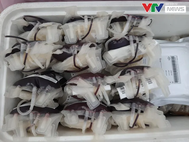 Nhân viên y tế hiến máu vì sức khỏe bà mẹ và trẻ sơ sinh - Ảnh 6. Nhân viên y tế hiến máu vì sức khỏe bà mẹ và trẻ sơ sinh - Ảnh 6.