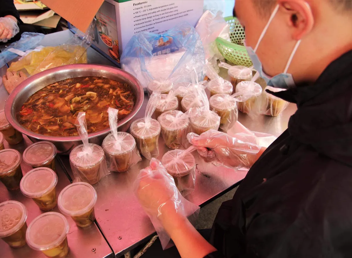 Những cô nuôi ở Bệnh viện dã chiến số 2 - Ảnh 5. Những cô nuôi ở Bệnh viện dã chiến số 2 - Ảnh 5.