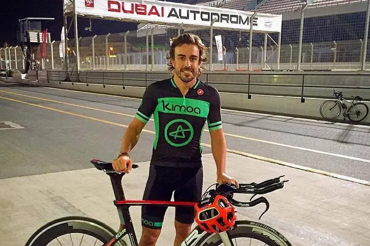 Fernando Alonso vắng mặt trong buổi ra mắt của đội đua Alpine - Ảnh 1. Fernando Alonso vắng mặt trong buổi ra mắt của đội đua Alpine - Ảnh 1.