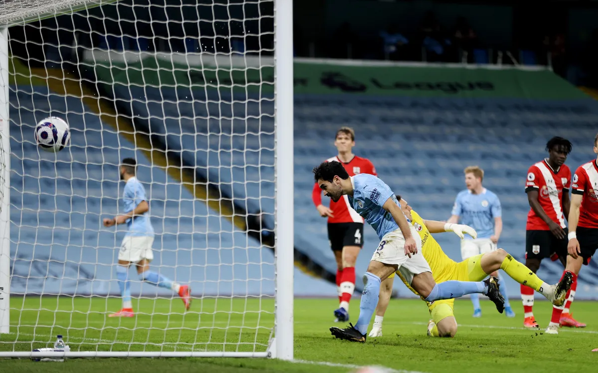 Đ&aacute; sớm v&ograve;ng 33 Ngoại hạng Anh: Đ&aacute;nh bại Southampton, Man City trở lại mạch chiến thắng - Ảnh 3.