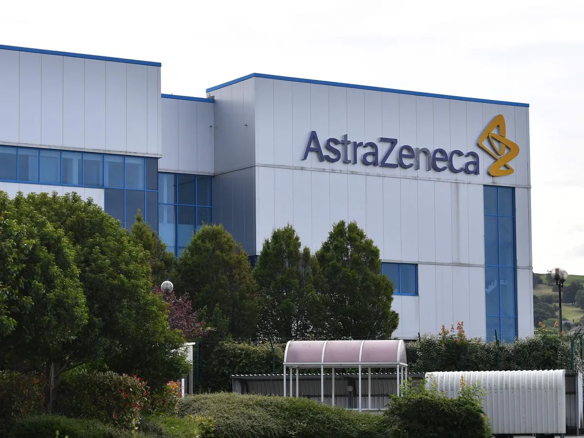 Nhiều nước tiếp tục triển khai tiêm vaccine ngừa COVID-19 của AstraZeneca - Ảnh 1. Nhiều nước tiếp tục triển khai tiêm vaccine ngừa COVID-19 của AstraZeneca - Ảnh 1.