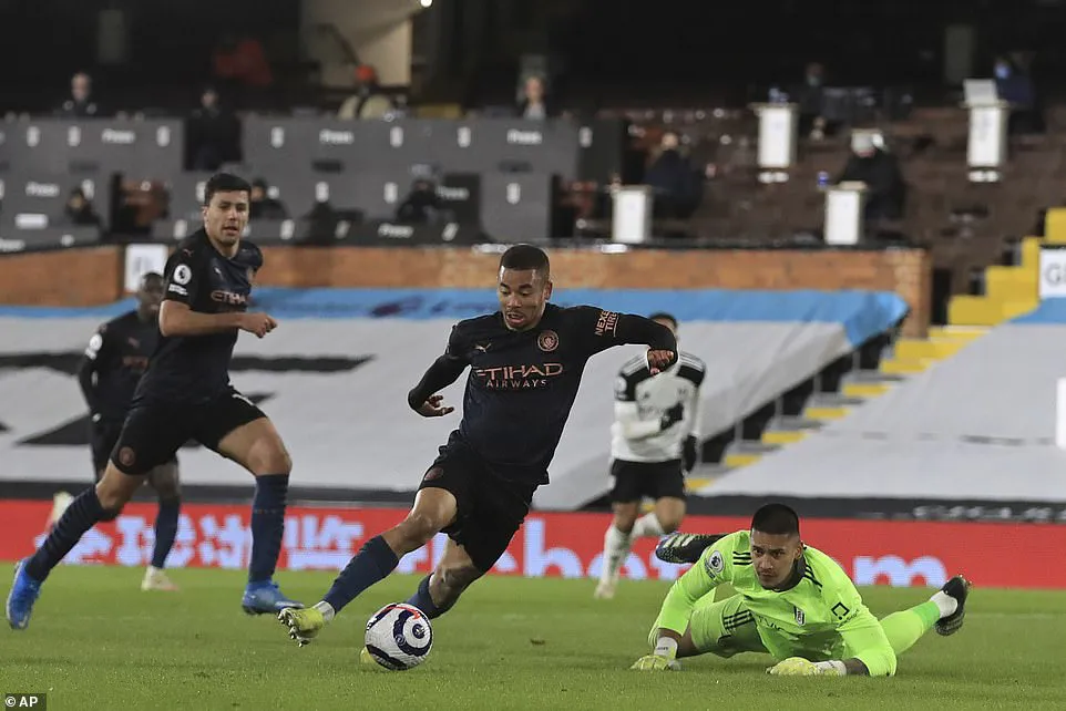 Fulham 0-3 Manchester City: Man City bỏ xa M.U 17 điểm - Ảnh 2.