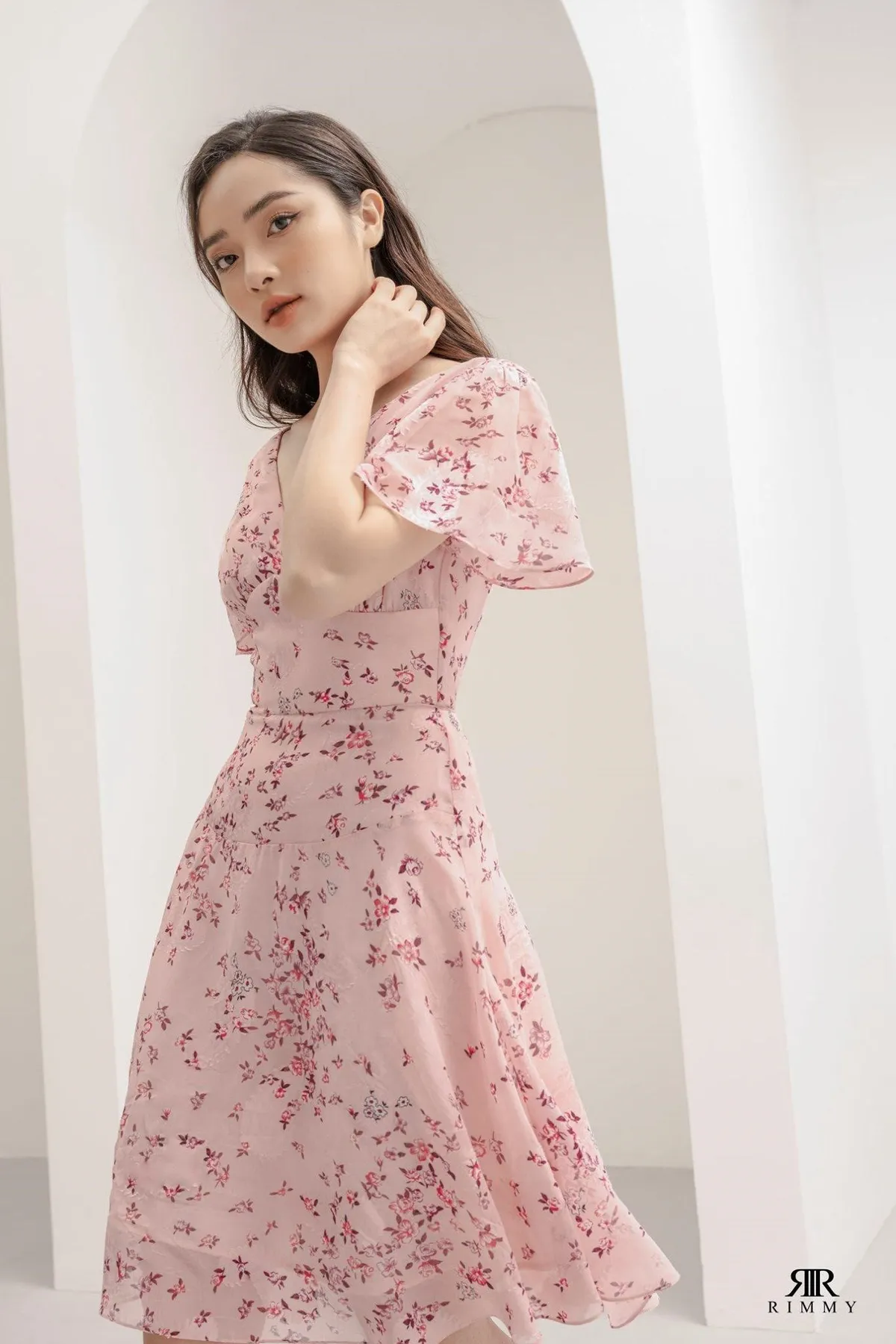 Phong cách thời trang thiết kế Rimmy – Làn gió mới cho quý cô công sở - Ảnh 4. Phong cách thời trang thiết kế Rimmy – Làn gió mới cho quý cô công sở - Ảnh 4.