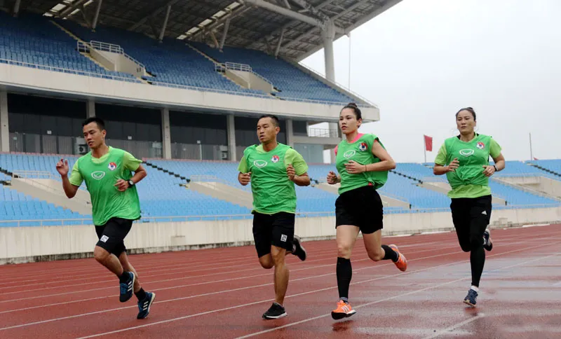 Giờ vàng thể thao hôm nay (19/3): V.League trở lại và chuyện nữ trọng tài ở Việt Nam - Ảnh 2.