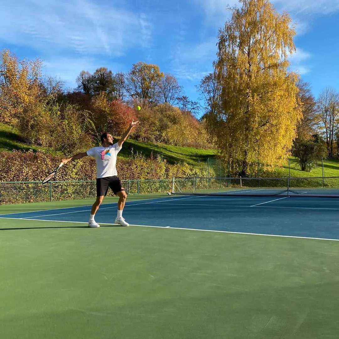 Roger Federer sắp trở lại sau 1 năm nghỉ thi đấu - Ảnh 1. Roger Federer sắp trở lại sau 1 năm nghỉ thi đấu - Ảnh 1.