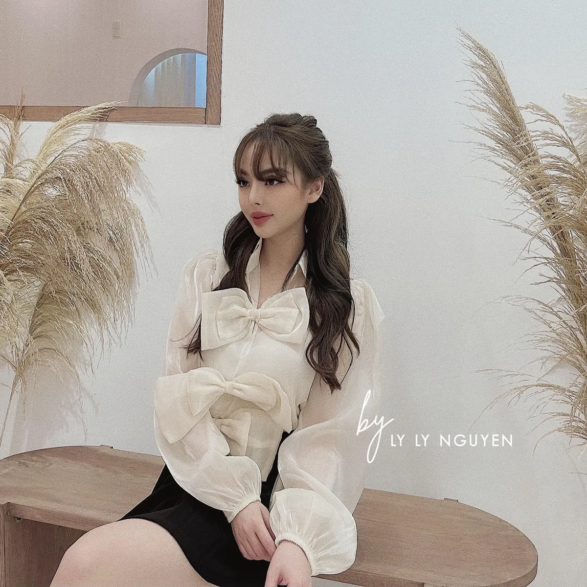 Ly Ly Nguyen mang đến những thiết kế lu&ocirc;n dẫn đầu xu hướng - Ảnh 4.