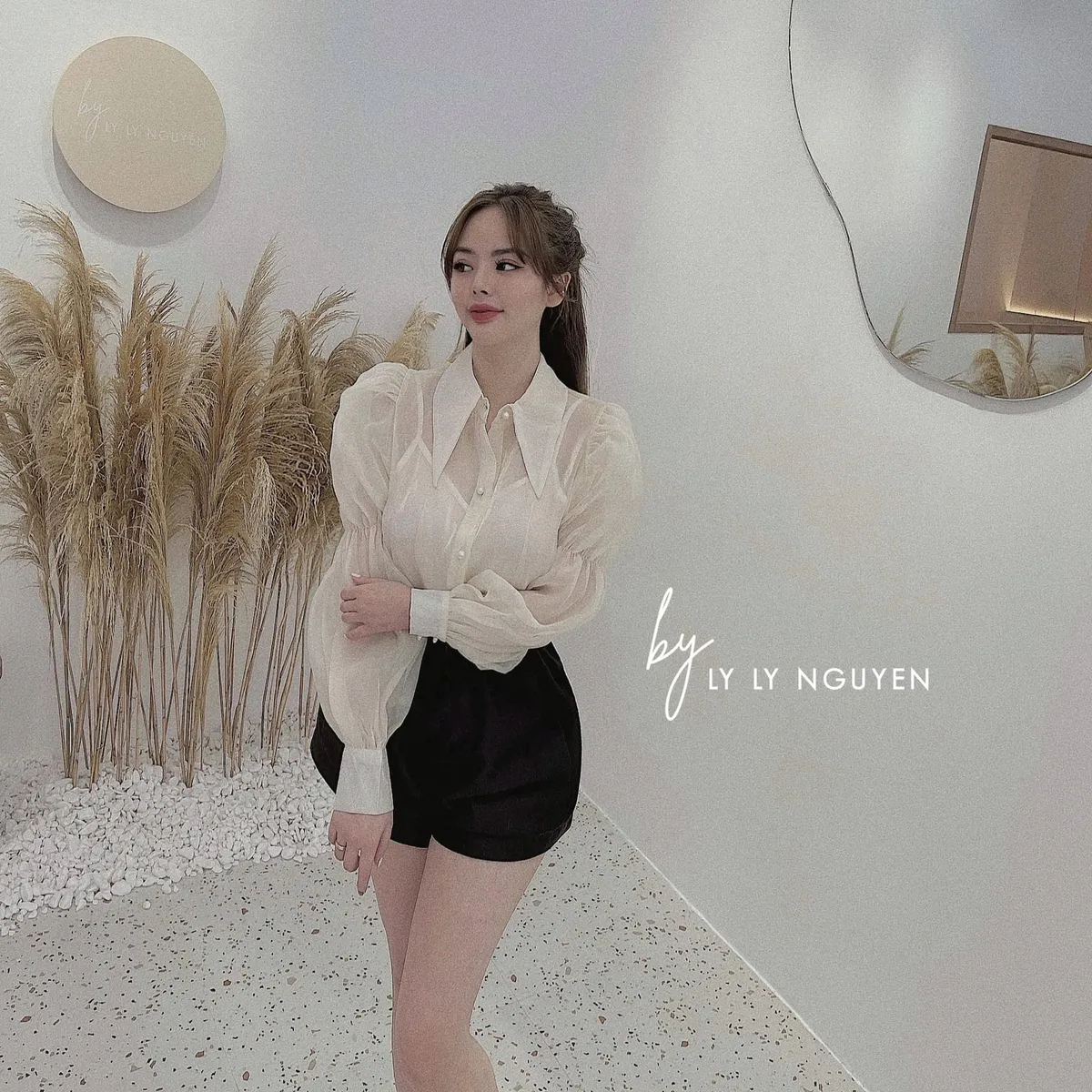 Ly Ly Nguyen mang đến những thiết kế lu&ocirc;n dẫn đầu xu hướng - Ảnh 5.