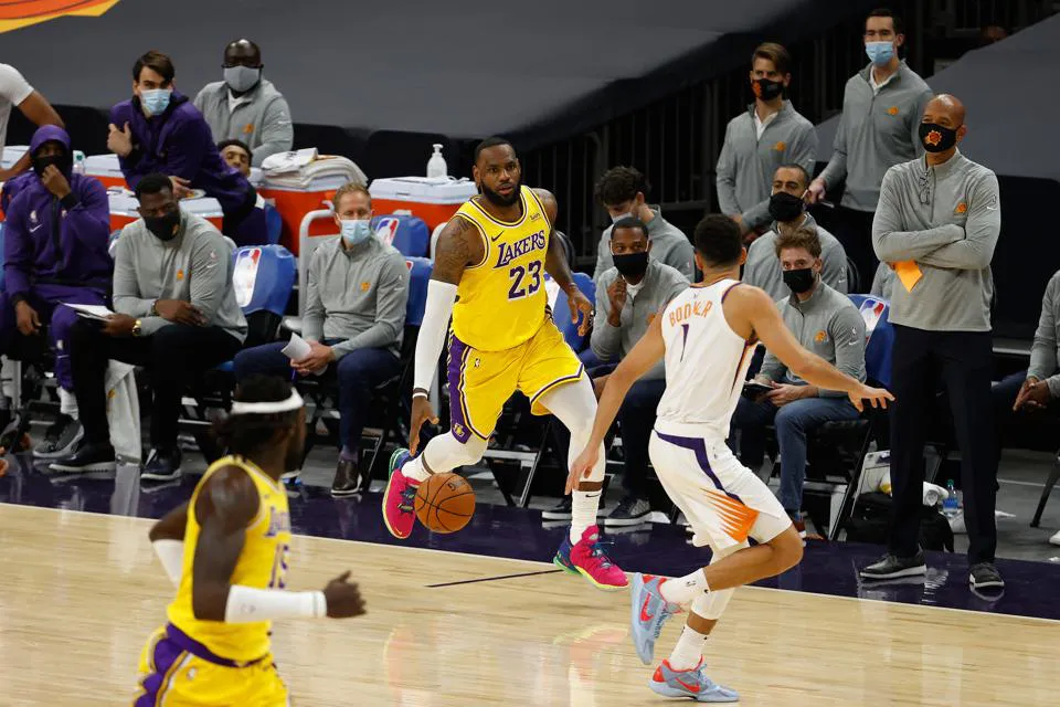 Atlanta Hawks trở thành đội đầu tiên của NBA tiêm vaccine COVID-19 - Ảnh 1. Atlanta Hawks trở thành đội đầu tiên của NBA tiêm vaccine COVID-19 - Ảnh 1.