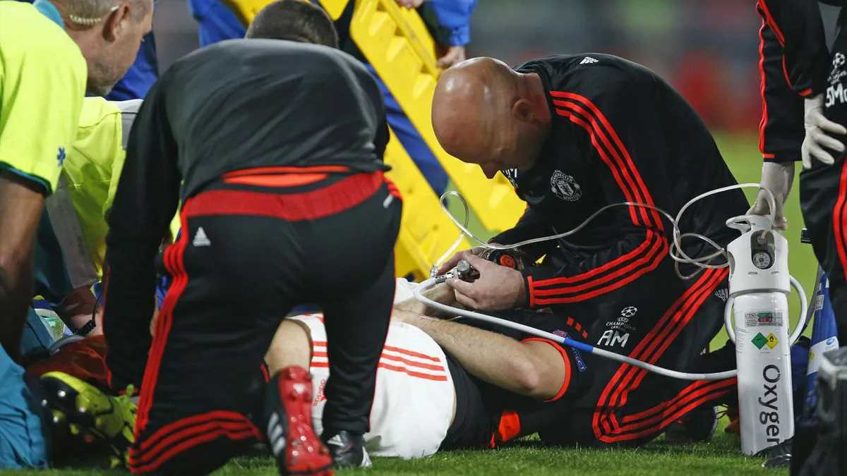 Luke Shaw đã vượt qua chấn thương gãy xương như thế nào? - Ảnh 4. Luke Shaw đã vượt qua chấn thương gãy xương như thế nào? - Ảnh 4.