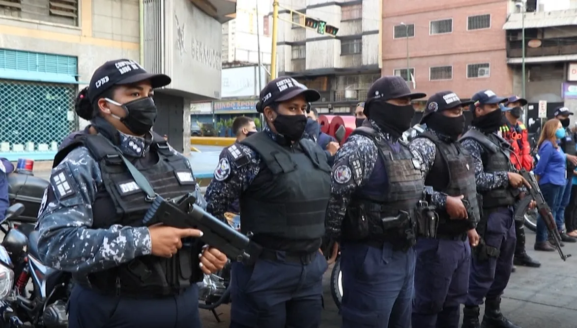 Venezuela thành lập lực lượng săn tìm những người vi phạm lệnh giãn cách chống dịch - Ảnh 1. Venezuela thành lập lực lượng săn tìm những người vi phạm lệnh giãn cách chống dịch - Ảnh 1.