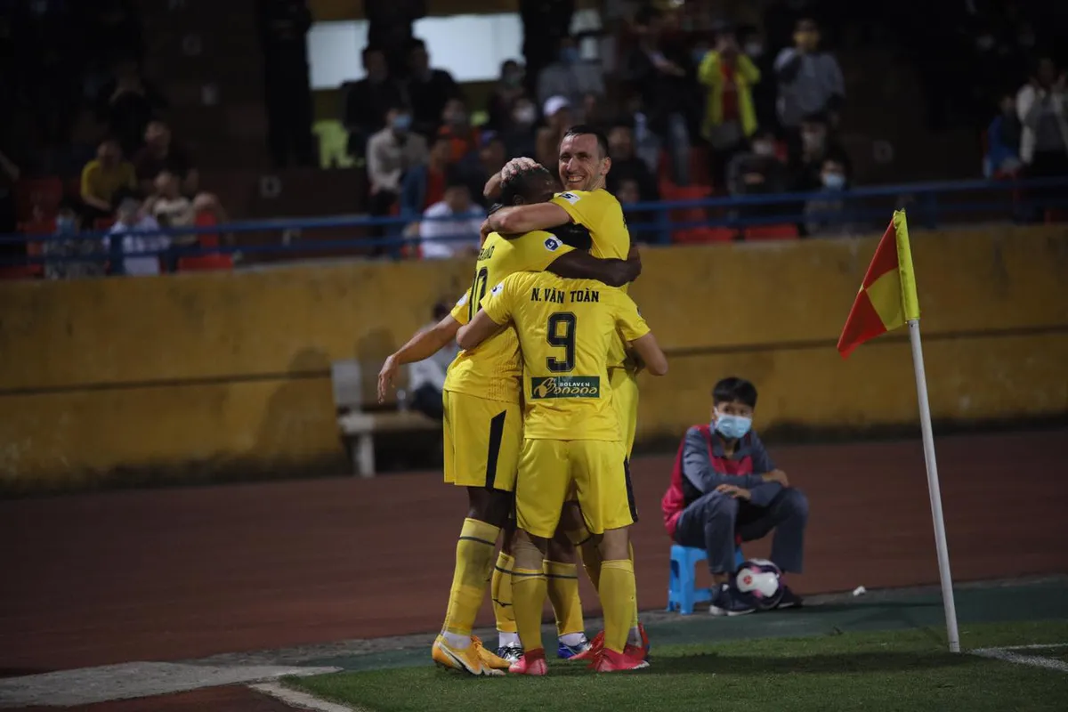 ẢNH: C&ocirc;ng Phượng, Văn Thanh lập c&ocirc;ng, HAGL đ&aacute;nh bại ĐKVĐ V.League Viettel - Ảnh 17.