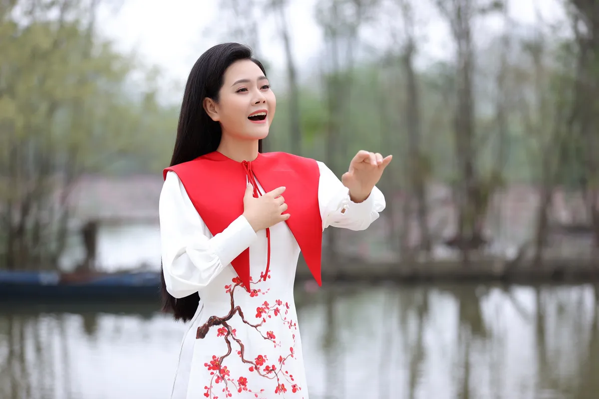 Sao mai Lương Nguyệt Anh đưa “chàng trai đặc biệt” vào MV dịp 8/3 - Ảnh 10.