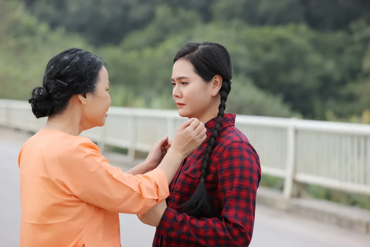 Sao mai Lương Nguyệt Anh đưa “chàng trai đặc biệt” vào MV dịp 8/3 - Ảnh 1.