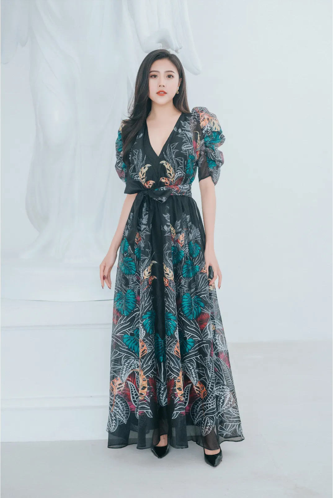 Diện đồ sang chảnh hết nấc ng&agrave;y 8/3 với Chảnh shop - Ảnh 1.