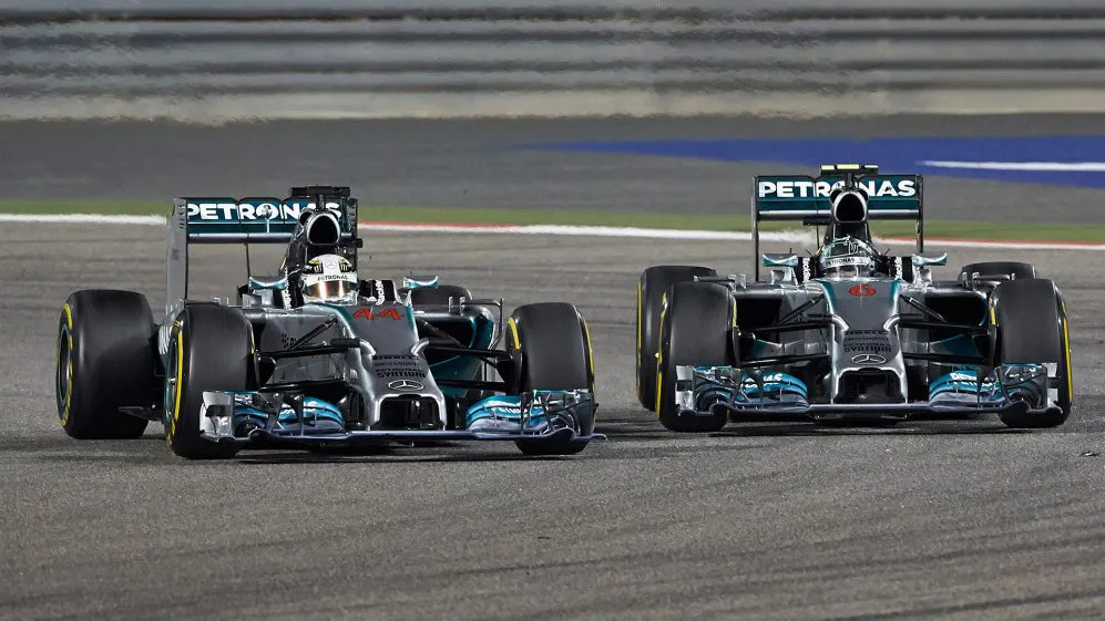 GP Bahrain - nơi để lại nhiều kỷ niệm đẹp với Lewis Hamilton - Ảnh 1. GP Bahrain - nơi để lại nhiều kỷ niệm đẹp với Lewis Hamilton - Ảnh 1.