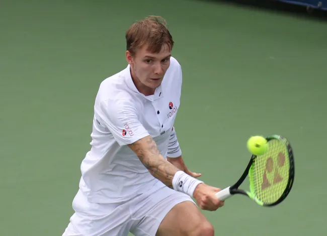 Daniil Medvedev vào tứ kết giải Miami mở rộng 2021 - Ảnh 2. Daniil Medvedev vào tứ kết giải Miami mở rộng 2021 - Ảnh 2.
