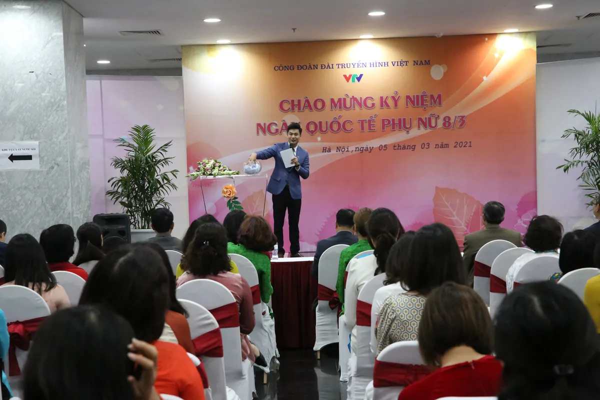 Đài THVN sôi nổi hoạt động kỷ niệm ngày Quốc tế phụ nữ 8/3 - Ảnh 8. Đài THVN sôi nổi hoạt động kỷ niệm ngày Quốc tế phụ nữ 8/3 - Ảnh 8.
