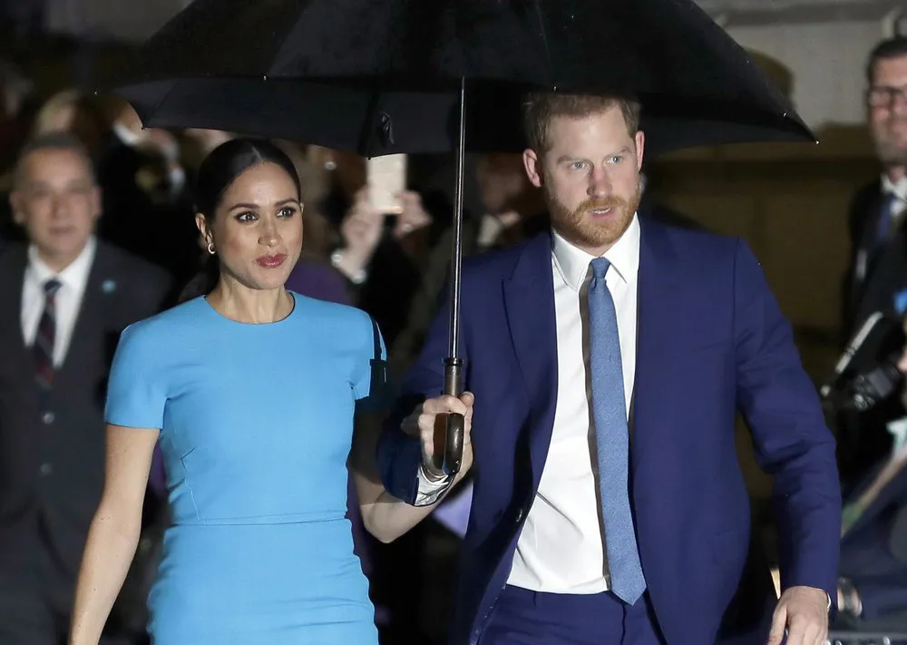 Hé lộ thông tin hiếm thấy trong cuộc phỏng vấn của vợ chồng Hoàng tử Anh Harry - Markle - Ảnh 1.