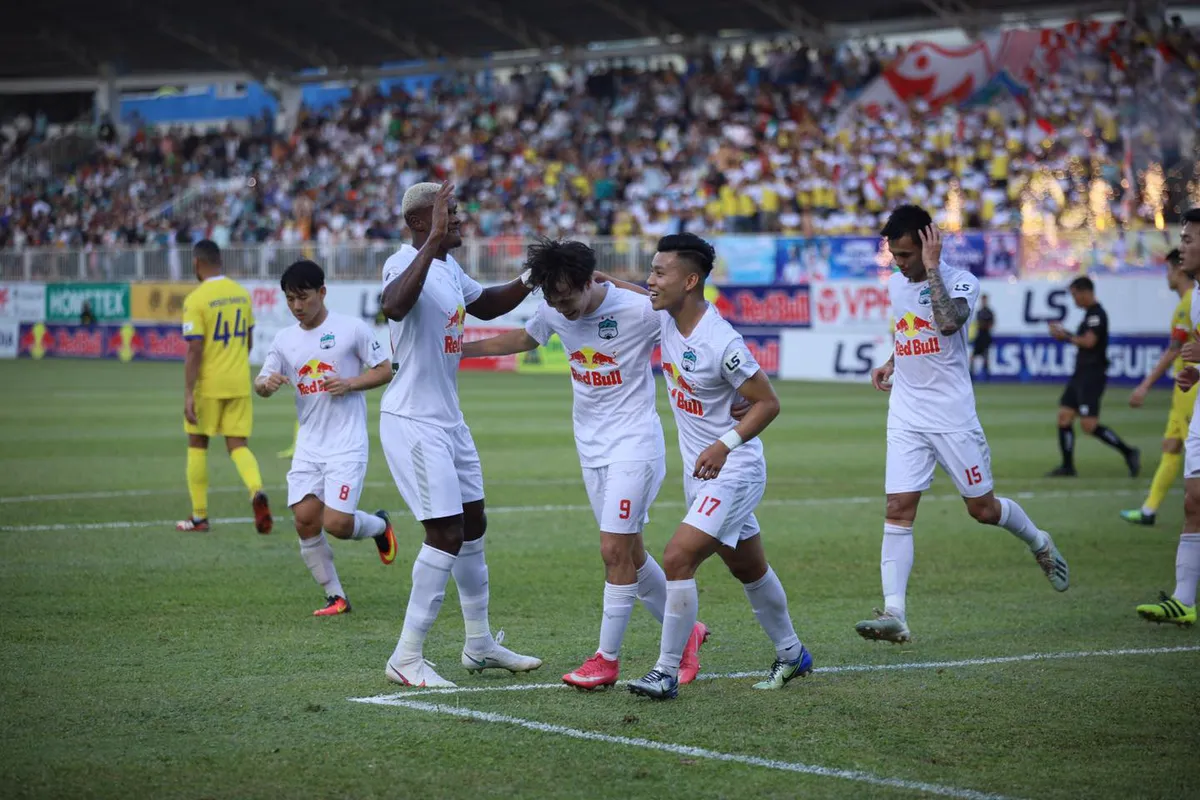 V.League 2021: Hoàng Anh Gia Lai với những kỷ lục chờ được phá vỡ - Ảnh 2. V.League 2021: Hoàng Anh Gia Lai với những kỷ lục chờ được phá vỡ - Ảnh 2.