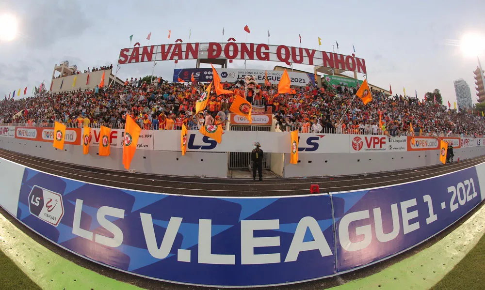 Vòng 9 V.League 2021: Bùng nổ những chảo lửa, Hoàng Anh Gia Lai vững ngôi đầu - Ảnh 3. Vòng 9 V.League 2021: Bùng nổ những chảo lửa, Hoàng Anh Gia Lai vững ngôi đầu - Ảnh 3.