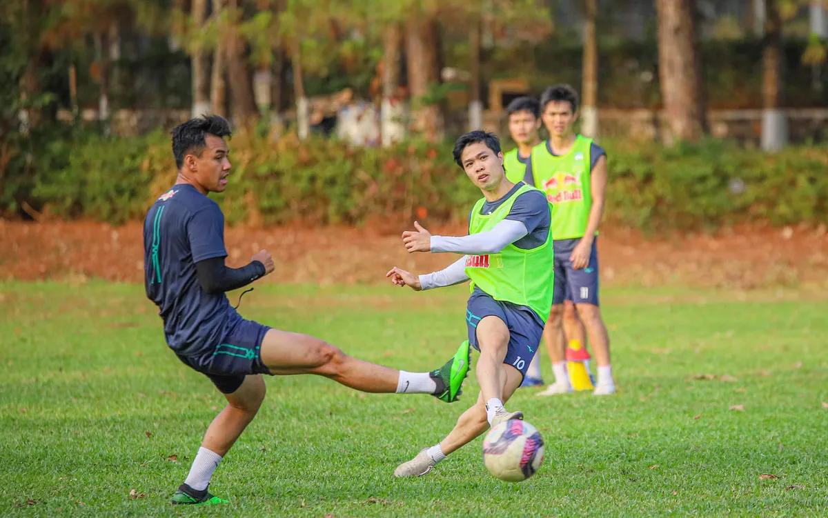 Cầu thủ HAGL thận trọng trước trận gặp CLB Hà Nội - Ảnh 2. Cầu thủ HAGL thận trọng trước trận gặp CLB Hà Nội - Ảnh 2.