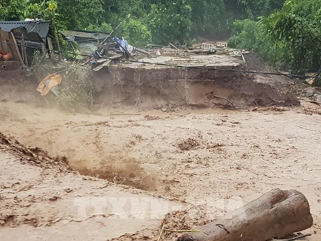 Lũ ống bất ngờ trong đêm tại Văn Bàn (Lào Cai), ít nhất 3 người thiệt mạng - Ảnh 2.