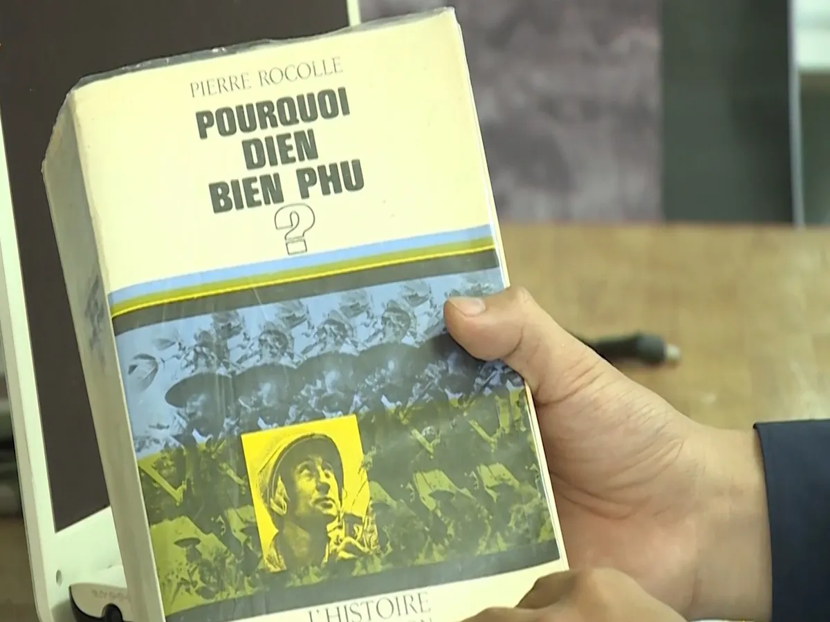 Niềm đam mê với những cuốn sách lịch sử đặc biệt - Ảnh 2.