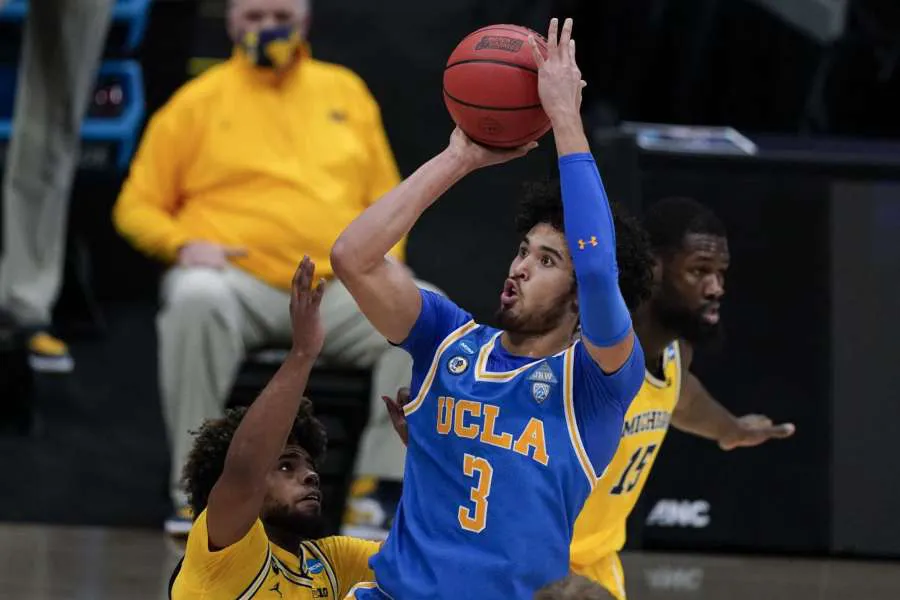 Tài năng bóng rổ trẻ gốc Việt tham gia NBA Draft - Ảnh 1. Tài năng bóng rổ trẻ gốc Việt tham gia NBA Draft - Ảnh 1.