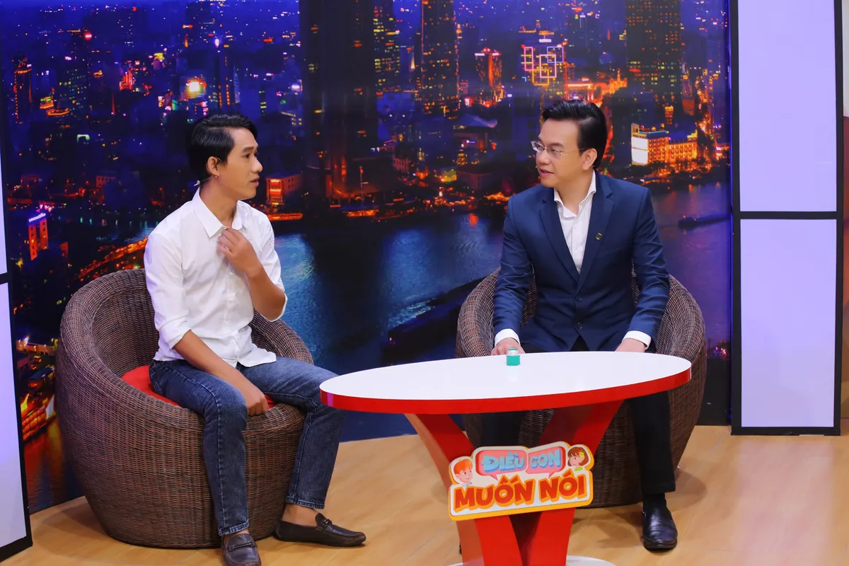 C&ocirc; b&eacute; 11 tuổi bị mẹ ngăn cấm nhảy m&uacute;a, cha v&agrave; b&agrave; nội l&eacute;n chở ch&aacute;u đi diễn trong suốt 7 năm - Ảnh 2.