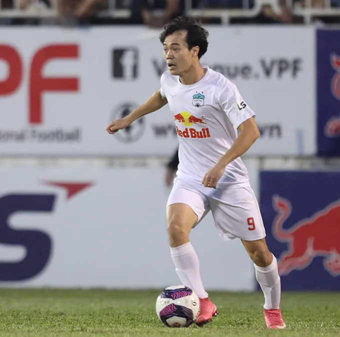 V.League 2021: HAGL ẵm trọn giải thưởng tháng 4 - Ảnh 3. V.League 2021: HAGL ẵm trọn giải thưởng tháng 4 - Ảnh 3.