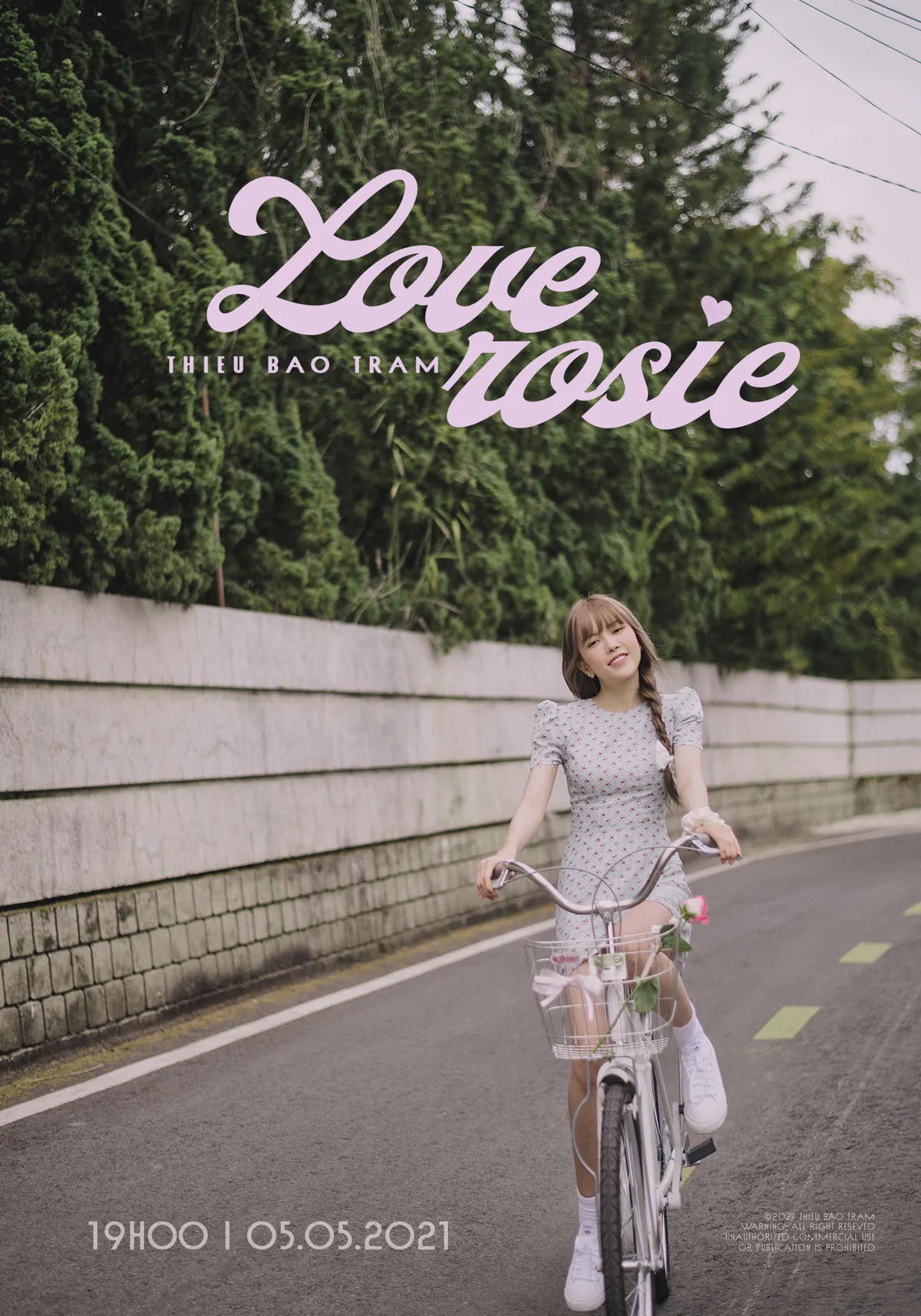 Thiều Bảo Tr&acirc;m trở lại với MV ngập tr&agrave;n t&igrave;nh y&ecirc;u, &uacute;p mở b&oacute;ng lưng nam ch&iacute;nh - Ảnh 1.