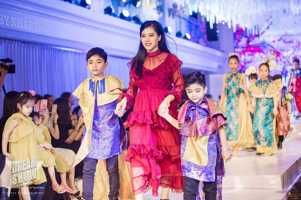 Dream Show - Đ&ecirc;m diễn đa m&agrave;u sắc v&agrave; truyền tải những th&ocirc;ng điệp &yacute; nghĩa - Ảnh 3.