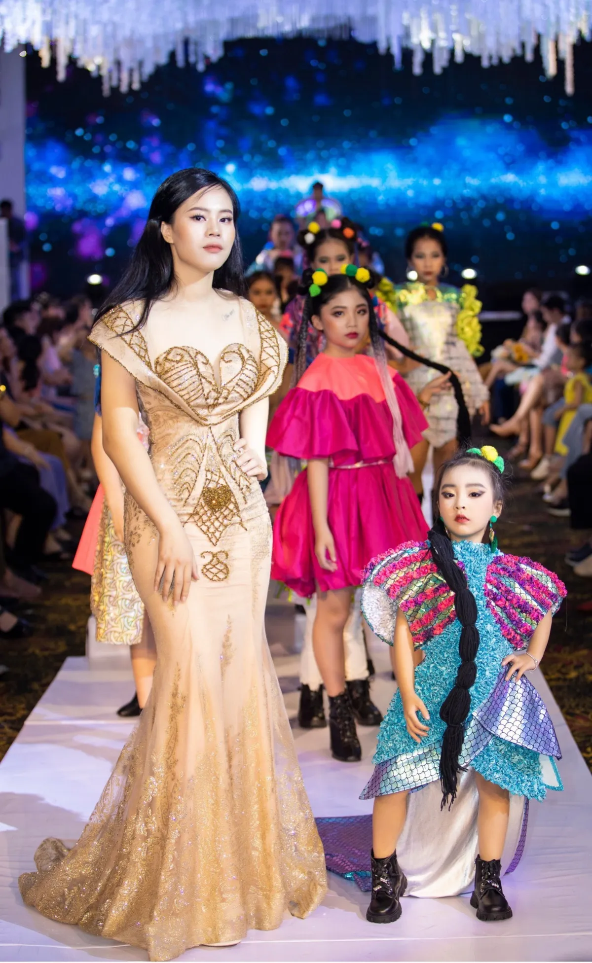 Dream Show - Đ&ecirc;m diễn đa m&agrave;u sắc v&agrave; truyền tải những th&ocirc;ng điệp &yacute; nghĩa - Ảnh 2.