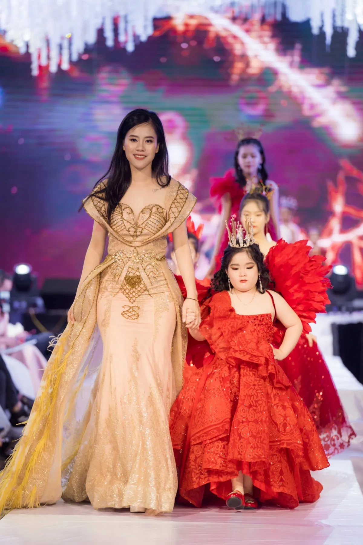 Dream Show - Đ&ecirc;m diễn đa m&agrave;u sắc v&agrave; truyền tải những th&ocirc;ng điệp &yacute; nghĩa - Ảnh 4.