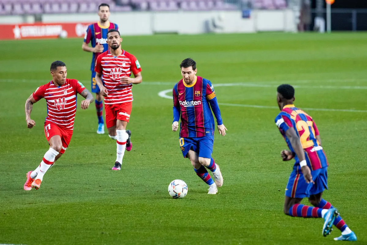 Messi ghi bàn nhưng Barca thất bại khó tin trước Granada - Ảnh 1.