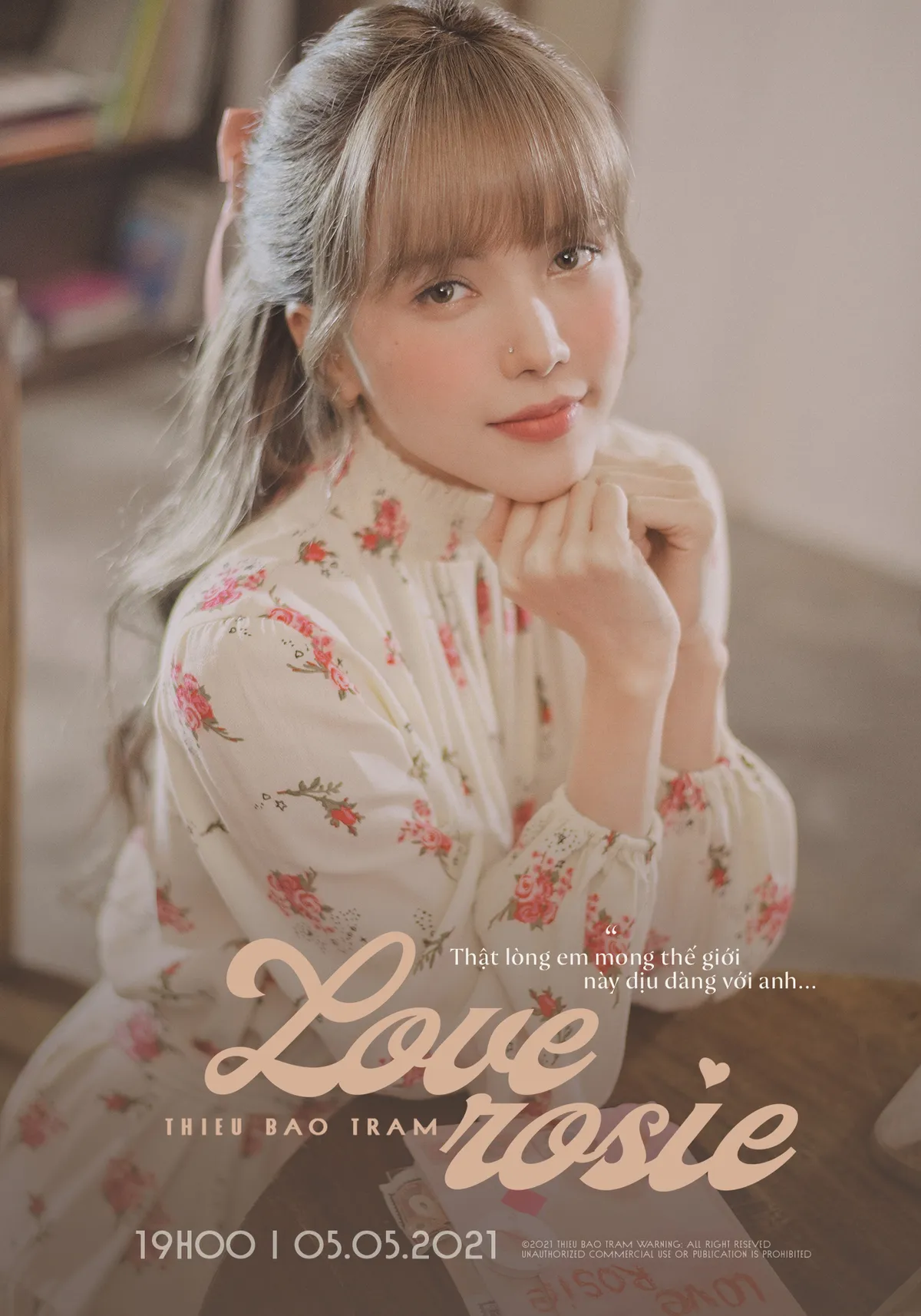 Thiều Bảo Tr&acirc;m nhắn nhủ trng MV mới: Em mong thế giới n&agrave;y dịu d&agrave;ng với anh - Ảnh 3.