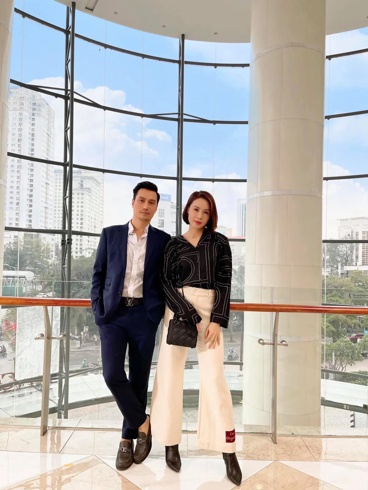 Chỉ một bức ảnh về Hoàng và Châu mà loạt diễn viên Hướng dương ngược nắng mang ra trêu đùa - Ảnh 1.