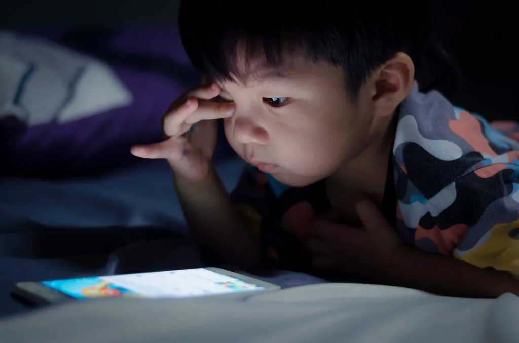 Bộ Giáo dục Trung Quốc khuyến nghị giờ ngủ của học sinh - Ảnh 1.