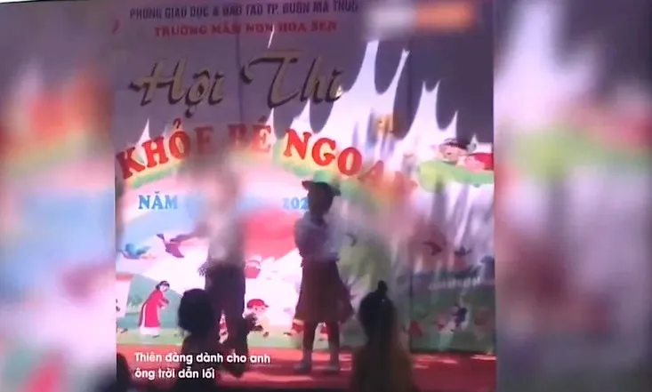 Sững người khi mầm non h&aacute;t... Thi&ecirc;n đ&agrave;ng, địa ngục, lũ quỷ&hellip; - Ảnh 1.