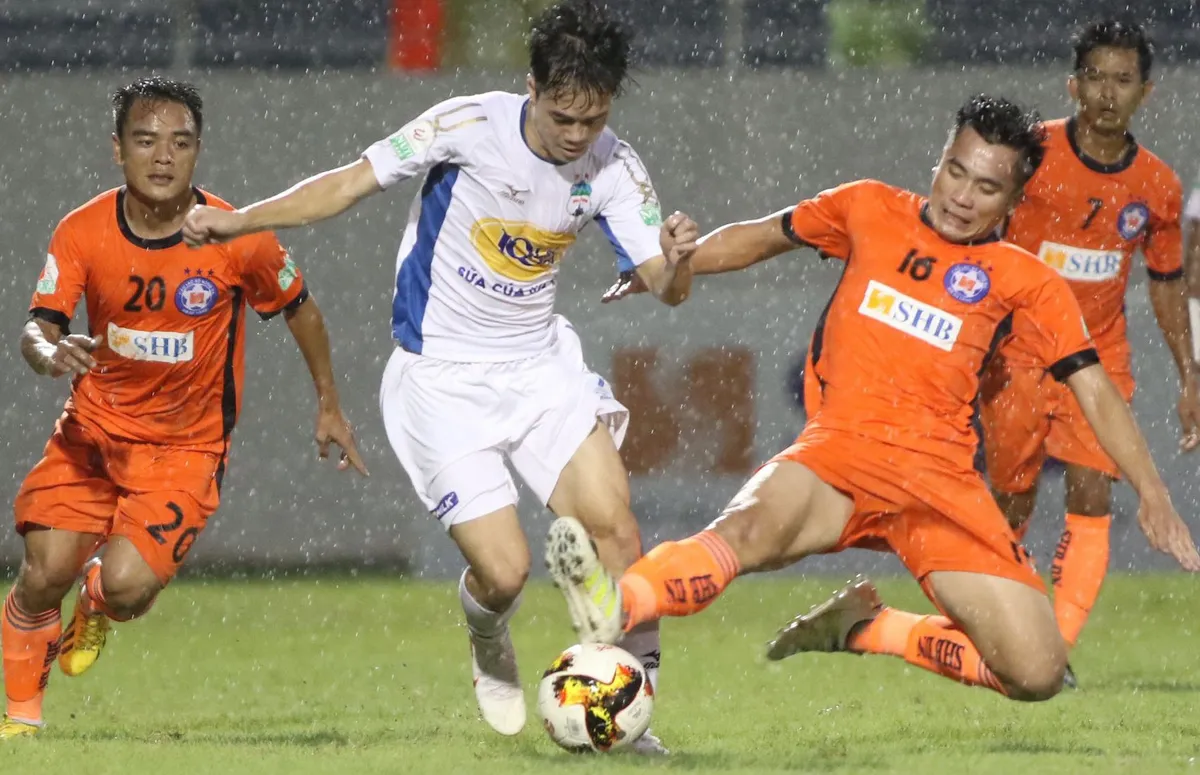 Lịch thi đấu và trực tiếp vòng 8 V.League 2021: Tâm điểm CLB Hà Nội - Viettel, SHB Đà Nẵng - HAGL - Ảnh 2. Lịch thi đấu và trực tiếp vòng 8 V.League 2021: Tâm điểm CLB Hà Nội - Viettel, SHB Đà Nẵng - HAGL - Ảnh 2.