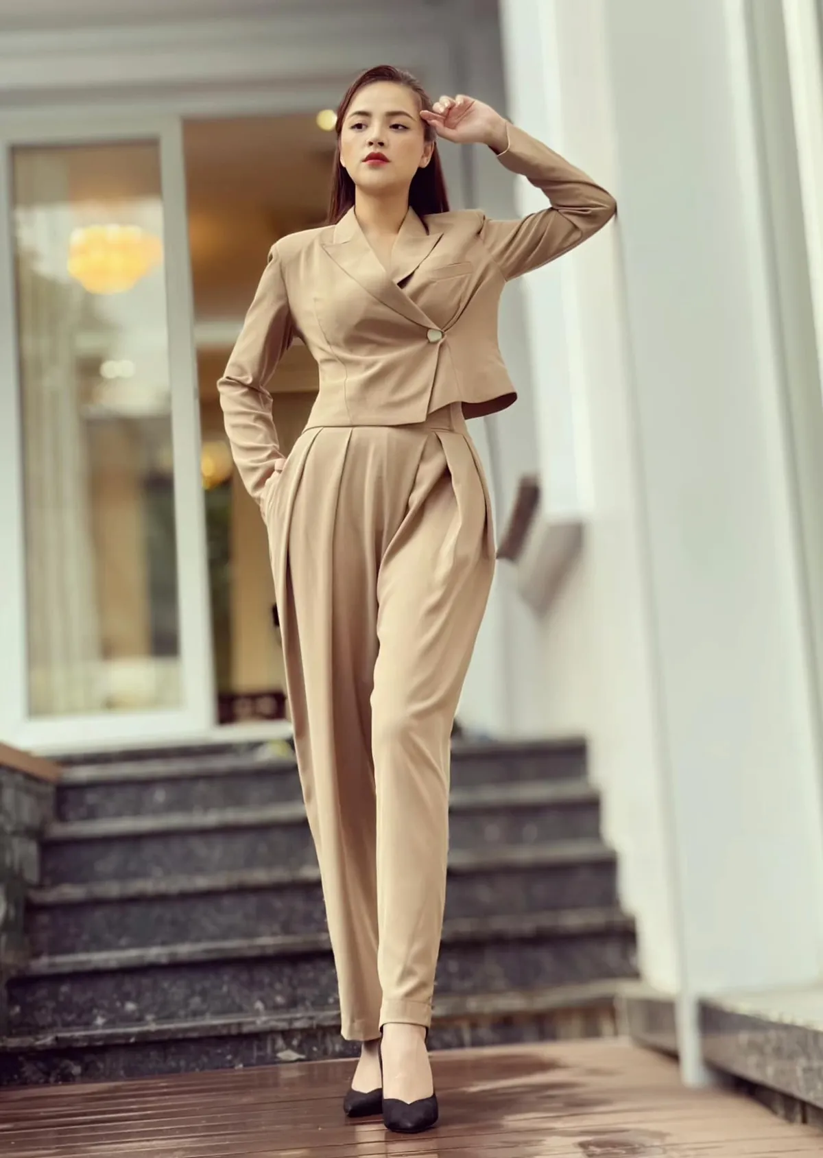 Thu Quỳnh sang chảnh ki&ecirc;u kỳ trong phim mới - Ảnh 10.